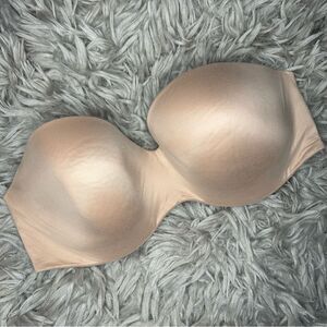 Victoria’s Secret Body by Victoria lined strapless nude bra size 34DDD